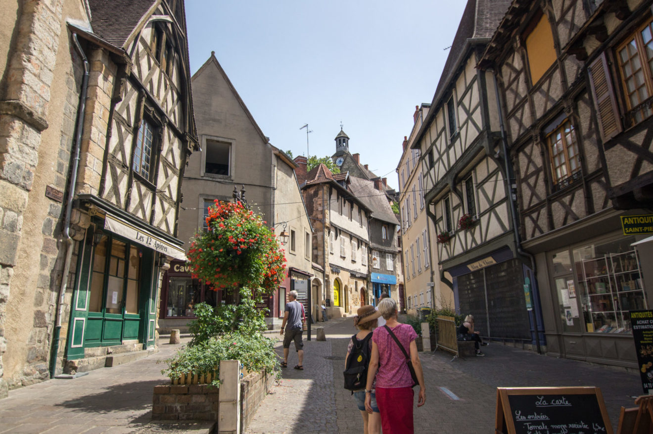 Découverte de la cité médiévale de Montluçon - Camilles' Travels